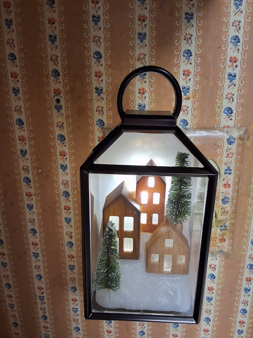 Bath and Body Works Holiday Lantern Wallflower Plug